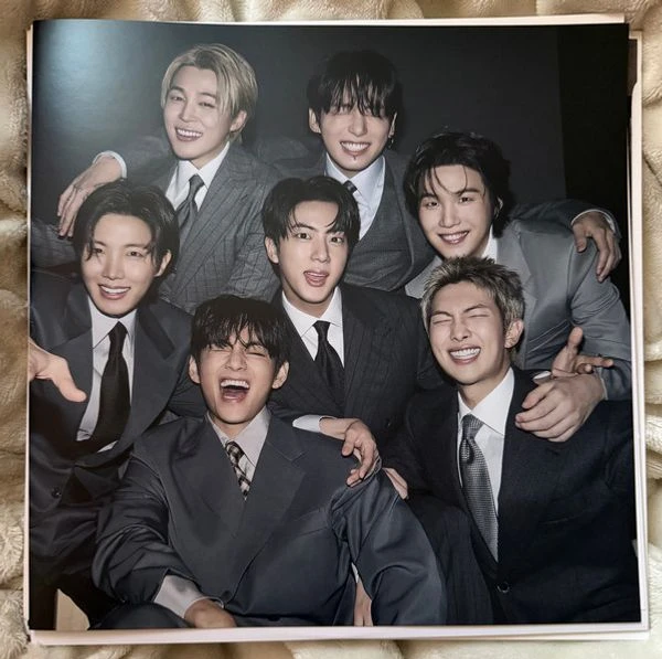 Виниловая пластинка BTS ARIRANG GROUP RED